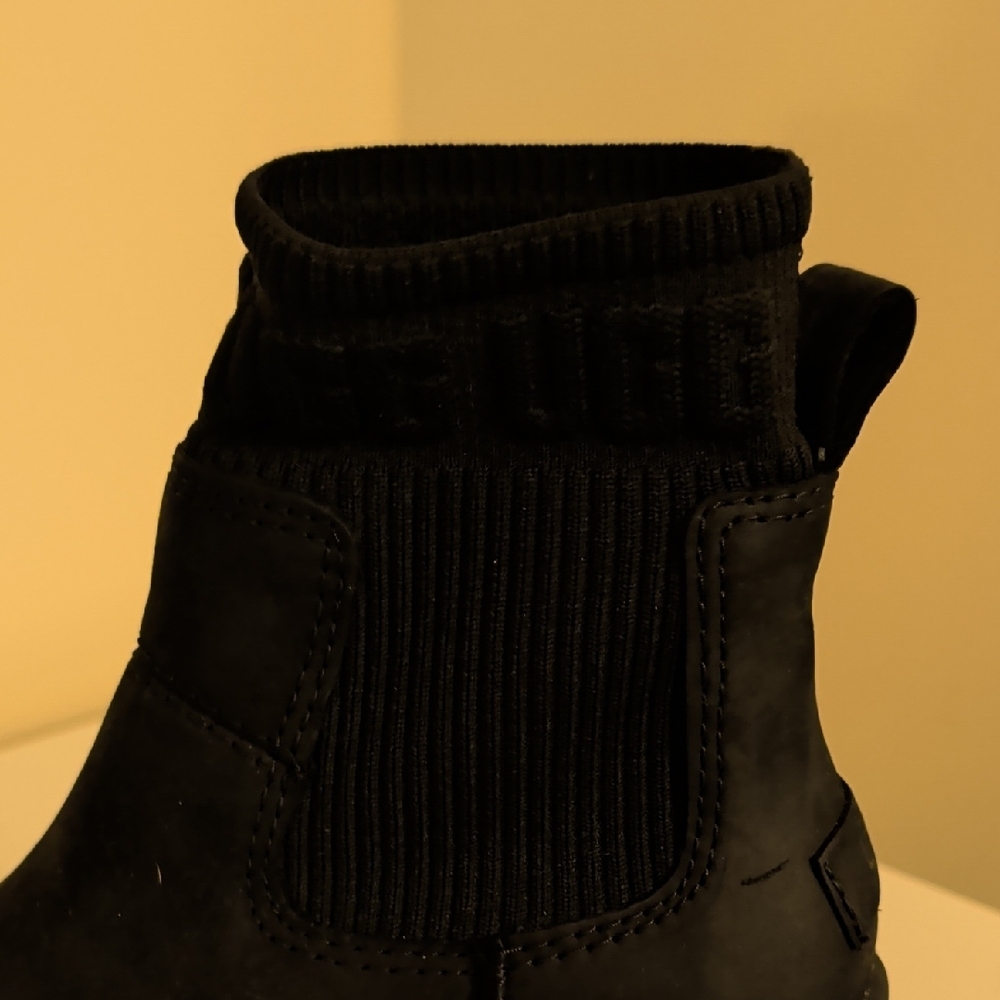 UGG Black Heeled Boots - Picture 8 of 8